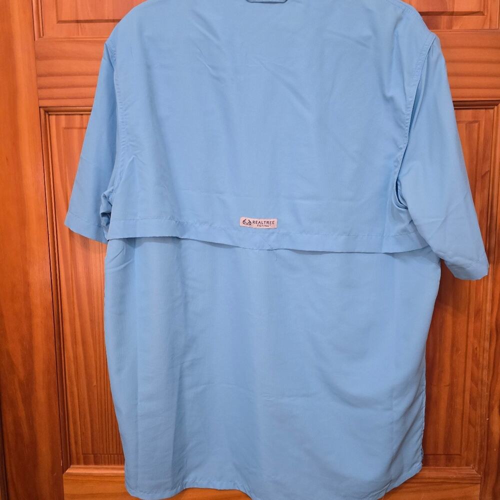 Realtree Fishing Shirt baby blue lightweight! Size M (Preloved) - Picture 2 of 4